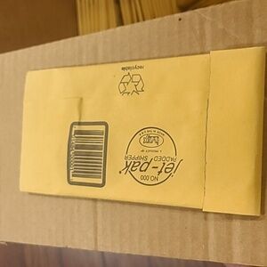 Padded Mailers 4x8 - 101 QTY